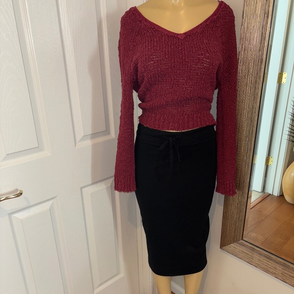 NWT Women’s Yakira Bella Black Supreme Midi Skirt Size Small - Picture 1 of 6